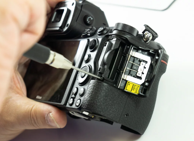 Mổ xẻ Z7: bên trong chiếc máy ảnh không gương lật Full Frame đầu tiên của Nikon có gì? - Ảnh 8.