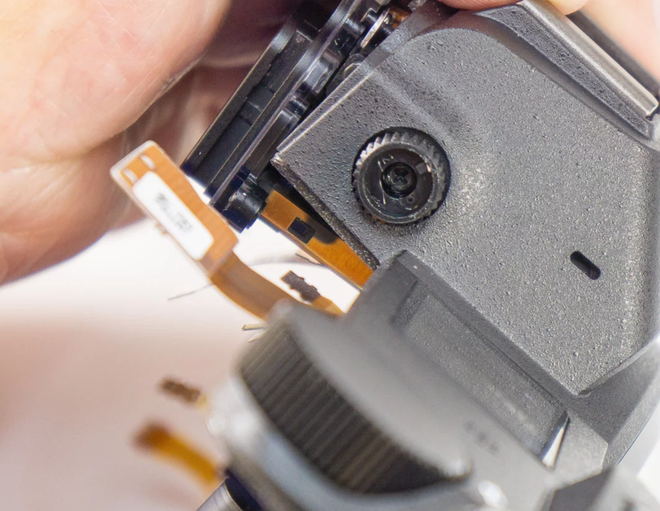 Mổ xẻ Z7: bên trong chiếc máy ảnh không gương lật Full Frame đầu tiên của Nikon có gì? - Ảnh 18.
