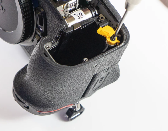 Mổ xẻ Z7: bên trong chiếc máy ảnh không gương lật Full Frame đầu tiên của Nikon có gì? - Ảnh 5.