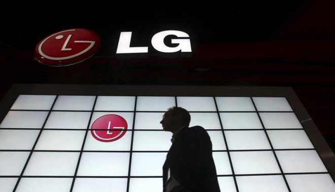 CEO LG dùng búa đập nát màn hình LCD của hãng để chứng minh quyết tâm thay đổi - Ảnh 2.