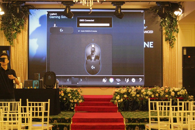 Logitech chính thức ra mắt sạc không dây PowerPlay và tai nghe G933 tại thị trường Việt Nam - Ảnh 4.