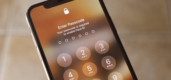 iOS 12.1 vừa ra mắt đã dính lỗ hổng bảo mật, cho phép vượt qua màn hình khóa để truy cập danh bạ và gọi điện thoại - Ảnh 1.