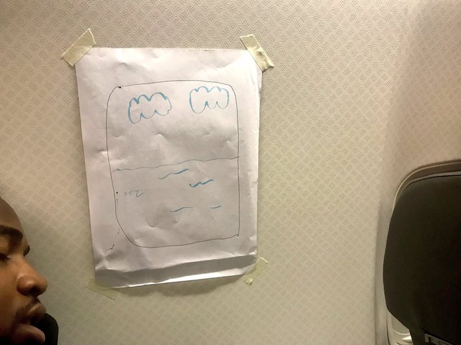Nhật Bản: Hành khách đòi ghế cạnh cửa sổ, tiếp viên hàng không liền vẽ cho một cái - Ảnh 1.