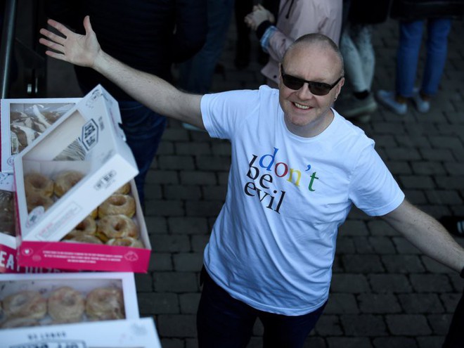 Nhân viên Google trên toàn thế giới bỏ việc, xuống đường biểu tình nhằm phản đối hành vi sai trái của công ty - Ảnh 19.