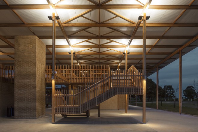 Ngôi trường làm từ gỗ và gạch bùn trong rừng nhiệt đới Brazil giành giải kiến trúc xuất sắc nhất thế giới 2018 - Ảnh 17.