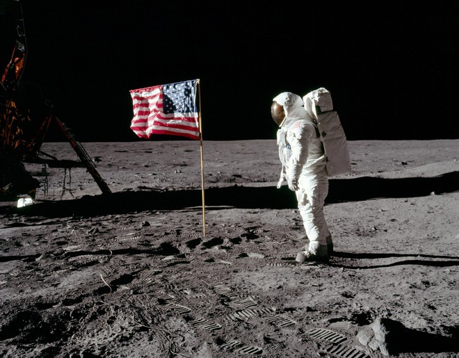 Nga: Chúng tôi sẽ lên Mặt Trăng để xem có cờ Mỹ cắm trên đó hay không - Ảnh 1.