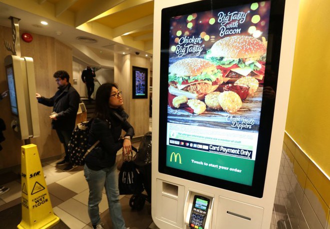 Anh: Tìm thấy dấu vết phân người trên các màn hình cảm ứng của McDonalds - Ảnh 3.