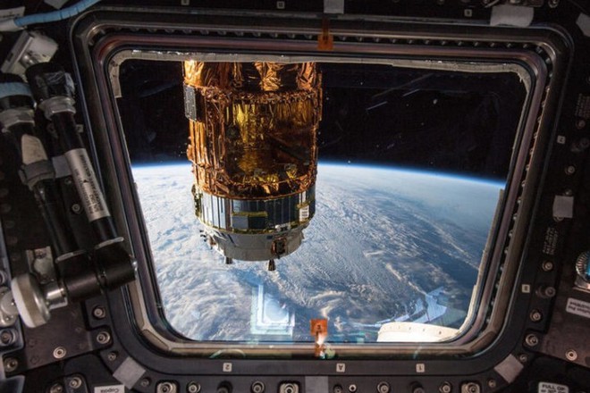 Cận cảnh cuộc sống lơ lửng bên trong trạm vũ trụ quốc tế ISS - Ảnh 12.
