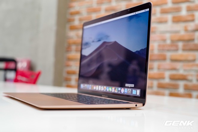 Cận cảnh MacBook Air 2018 vừa về Việt Nam: Nhiều nét tương đồng với MacBook Pro, lần đầu tiên có cảm biến vân tay, giá 37,5 triệu đồng - Ảnh 12.