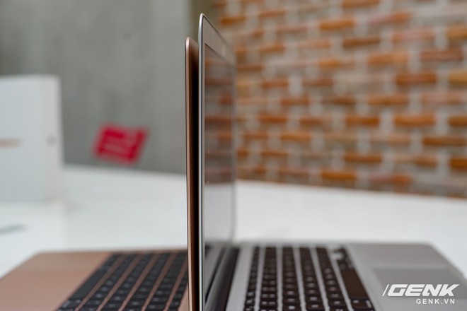 Cận cảnh MacBook Air 2018 vừa về Việt Nam: Nhiều nét tương đồng với MacBook Pro, lần đầu tiên có cảm biến vân tay, giá 37,5 triệu đồng - Ảnh 20.