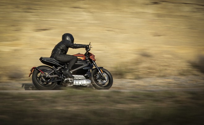 Cùng chiêm ngưỡng sự hầm hố của LiveWire - Chiếc mô tô điện đầu tiên của Harley-Davidson - Ảnh 2.