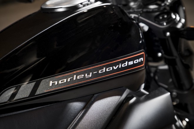 Cùng chiêm ngưỡng sự hầm hố của LiveWire - Chiếc mô tô điện đầu tiên của Harley-Davidson - Ảnh 4.