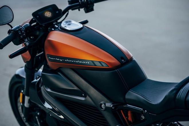 Cùng chiêm ngưỡng sự hầm hố của LiveWire - Chiếc mô tô điện đầu tiên của Harley-Davidson - Ảnh 5.