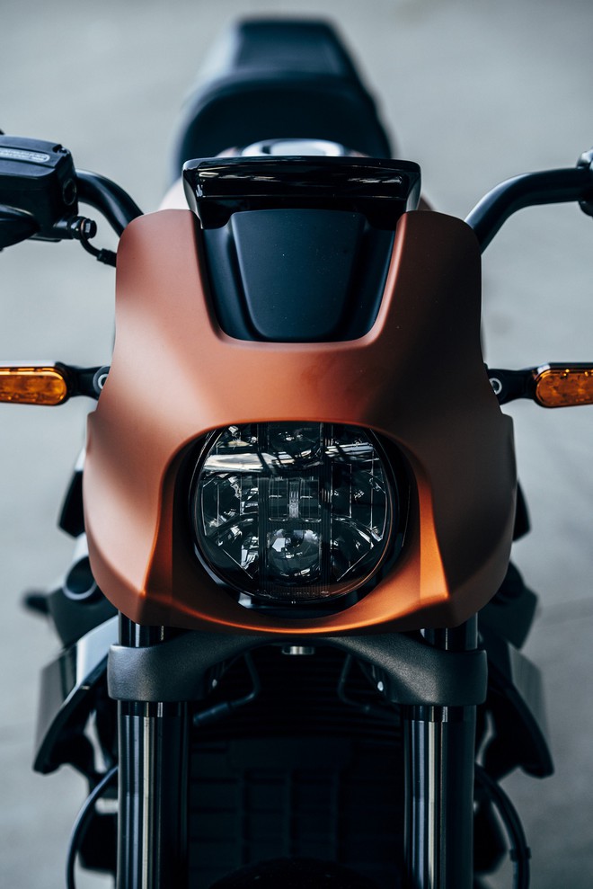 Cùng chiêm ngưỡng sự hầm hố của LiveWire - Chiếc mô tô điện đầu tiên của Harley-Davidson - Ảnh 10.