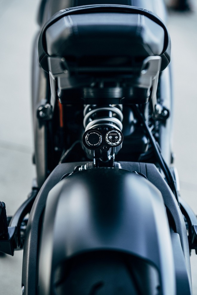 Cùng chiêm ngưỡng sự hầm hố của LiveWire - Chiếc mô tô điện đầu tiên của Harley-Davidson - Ảnh 9.