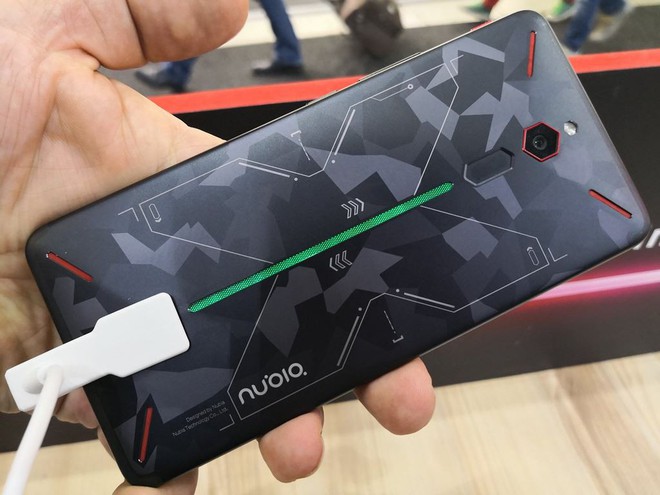 Smartphone chuyên game Nubia Red Magic 2 ra mắt với 10 GB RAM, Snapdragon 845, 256 GB lưu trữ, giá 13 triệu - Ảnh 1.