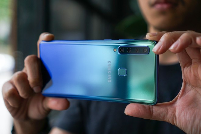 Oppo bất ngờ chọn Huawei làm đối thủ, Galaxy A9 sẽ có đối thủ nào ở tầm giá 12 triệu đây? - Ảnh 6.