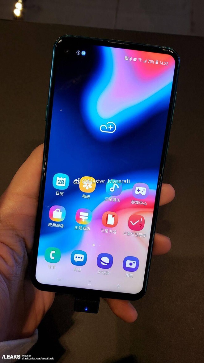 Lộ ảnh và video trên tay Samsung Galaxy A8s ngay trước sự kiện ra mắt - Ảnh 1.