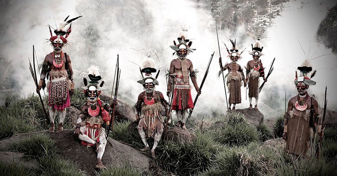 21 bức ảnh đẹp đến nín thở của các bộ lạc biệt lập từ khắp nơi trên thế giới - Ảnh 13.