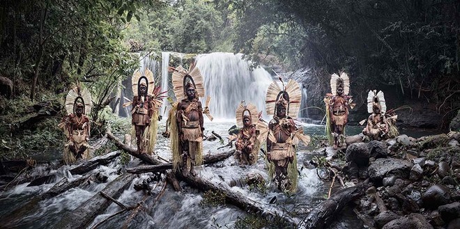 21 bức ảnh đẹp đến nín thở của các bộ lạc biệt lập từ khắp nơi trên thế giới - Ảnh 19.