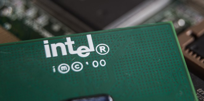 Không chỉ tìm ra lối thoát cho bản thân, Intel còn đang mở ra tương lai của CPU - Ảnh 1.