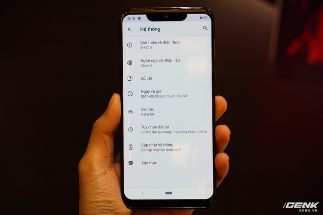 Ảnh cận cảnh điện thoại Sharp Aquos Zero tại Việt Nam: mẫu smartphone màn OLED đầu tiên của hãng, chính thức bán ra vào năm 2019 - Ảnh 7.