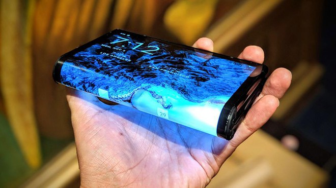 Smartphone màn hình gập đầu tiên trên thế giới FlexPai cũng sẽ là smartphone đầu tiên trang bị chip Snapdragon 855, phiên bản đắt nhất giá 1.880 USD - Ảnh 1.