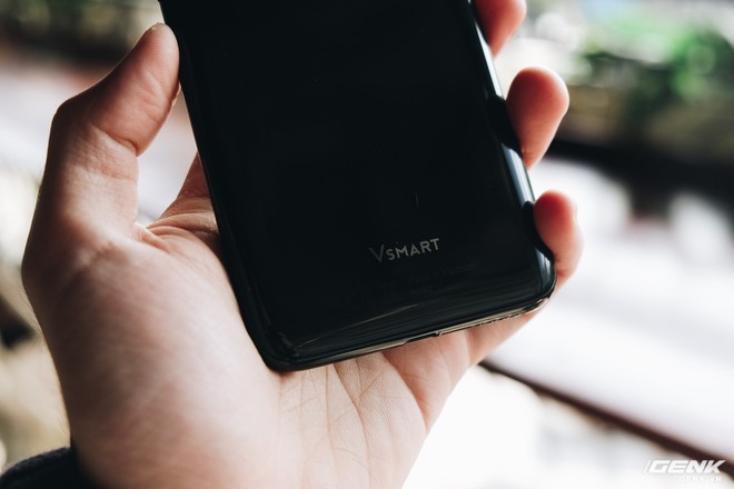 Mở hộp và trên tay Vsmart Joy 1 : Smartphone tai thỏ, selfie đẹp, pin trâu, giá rẻ của Vingroup - Ảnh 10.