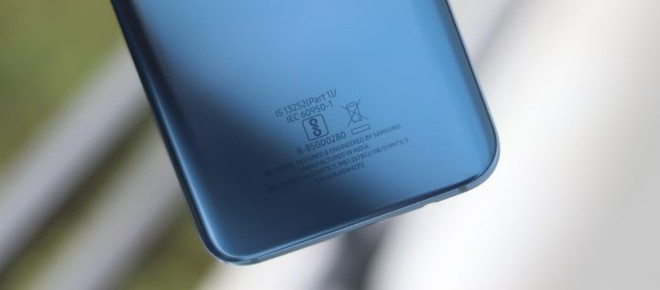 Samsung Galaxy S10 sẽ có tốc độ sạc nhanh nhanh chẳng kém gì flagship Huawei, Oppo? - Ảnh 1.