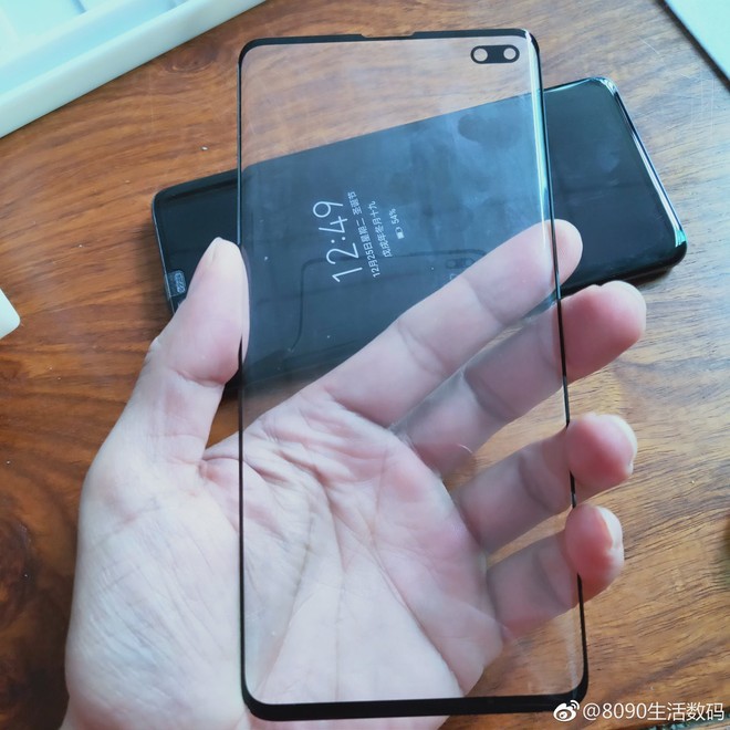 So sánh chiếc cằm của Galaxy S10 với iPhone X và Mate 20 Pro, cải tiến lớn về thiết kế của Samsung - Ảnh 1.