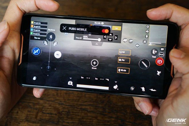 Cảm biến siêu âm trên ROG Phone rất hữu ích cho game thủ, nhưng vẫn còn đó 1 bất cập khiến không ít người khó chịu - Ảnh 3.