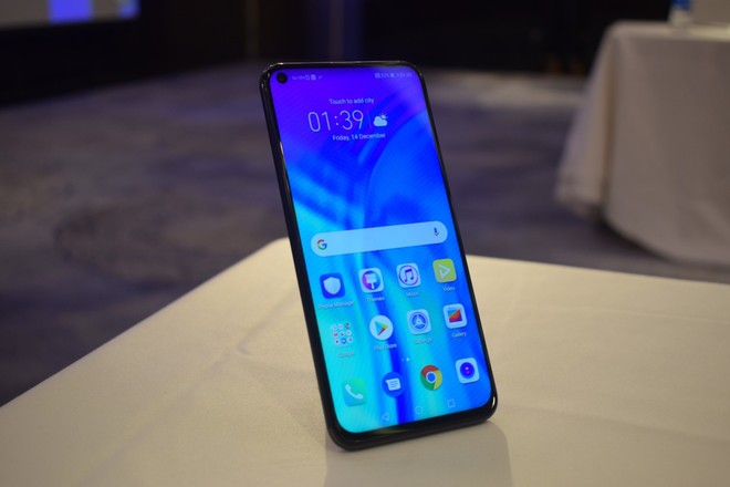 Cận cảnh, đánh giá nhanh Honor V20, một trong những chiếc smartphone ấn tượng nhất năm 2019 - Ảnh 2.