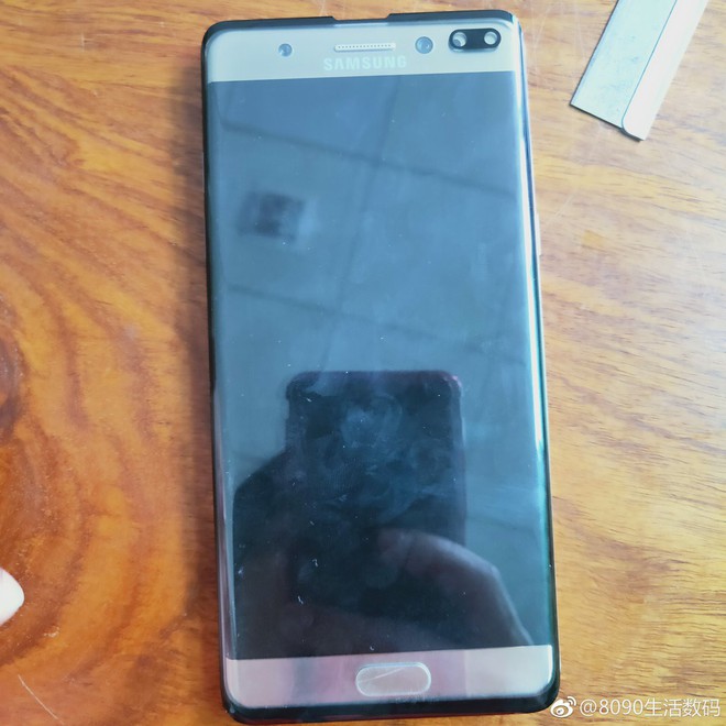 Hình ảnh rò rỉ cho thấy Galaxy S10 có màn hình to bằng cả một chiếc Note7 - Ảnh 3.