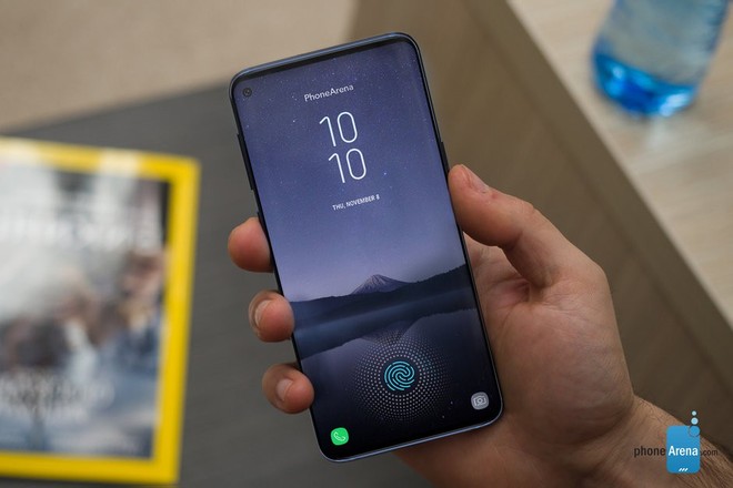 Galaxy S10 sẽ có camera selfie kép, vì vậy một lỗ trên màn hình là không đủ - Ảnh 1.