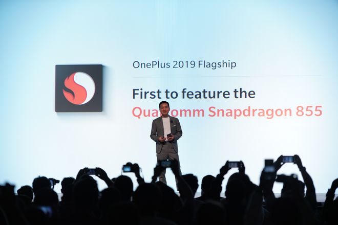 Cùng với Samsung, OnePlus là một trong những hãng đầu tiên trình làng smartphone trang bị chip Snapdragon 855 - Ảnh 1.