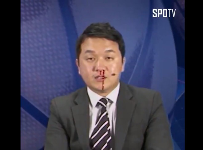 Lỗ mũi ăn trầu vẫn bình tĩnh dẫn chương trình, MC thể thao Hàn Quốc khiến Internet không thể nhịn cười - Ảnh 3.