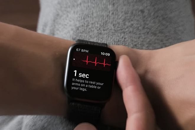 Vừa mới ra mắt, tính năng điện tâm đồ của Apple Watch đã cứu sống một mạng người - Ảnh 1.