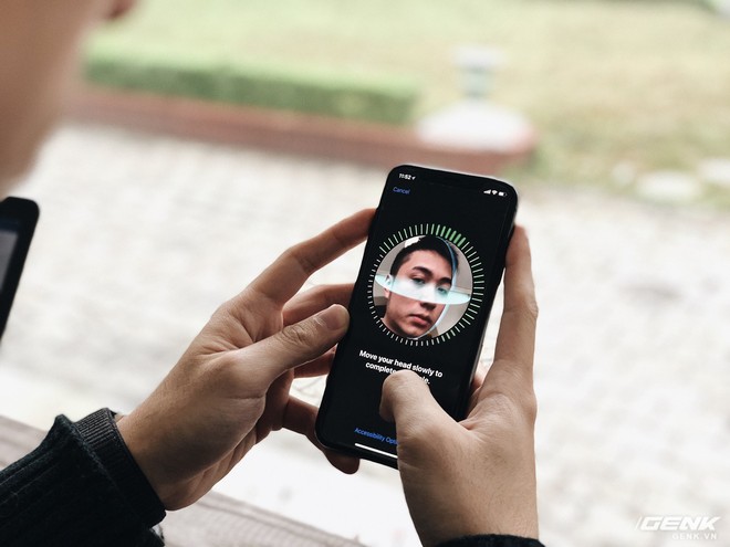  Face ID là công nghệ bảo mật sinh trắc học sử dụng khuôn mặt nhằm thay thế cho cảm biến vân tay Touch ID 