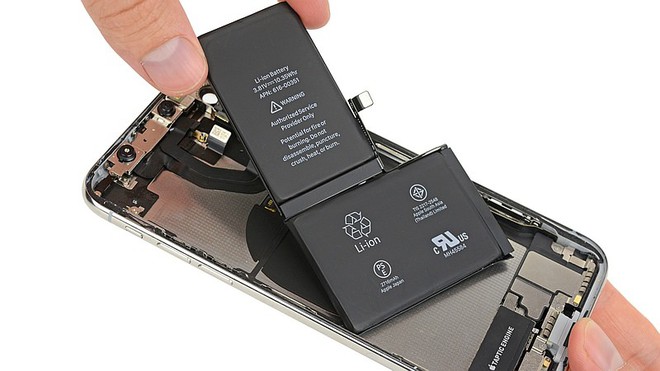  Viên pin của iPhone X có dạng chữ L và bao gồm hai cell 