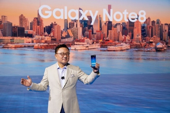  CEO Samsung Electronics, lãnh đạo mảng di động, DJ Koh. 