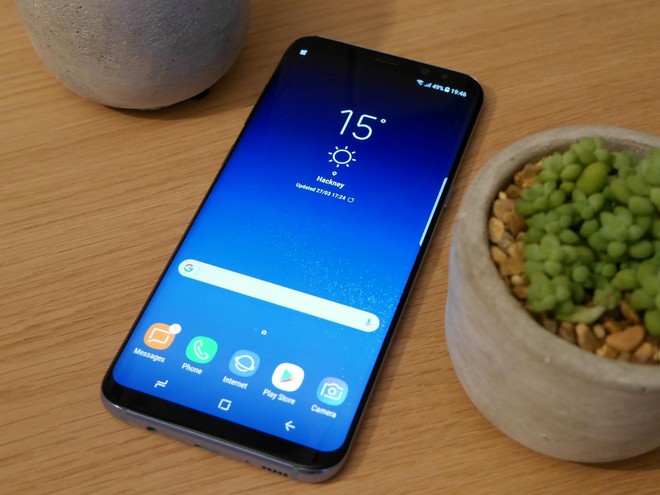 Samsung sẽ sớm đưa thiết kế màn hình vô cực lên dòng smartphone tầm trung - Ảnh 2.