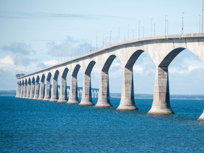 Thiết kế thông minh của cây cầu này có thể cắt băng thành những dải chữ nhật khổng lồ rộng 250m - Ảnh 8.