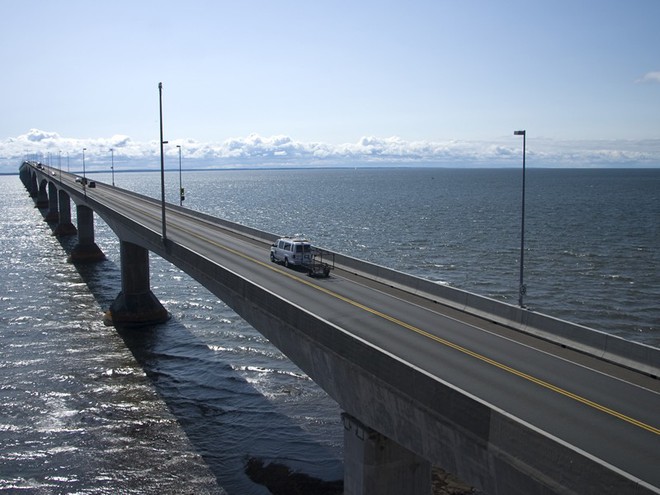 Thiết kế thông minh của cây cầu này có thể cắt băng thành những dải chữ nhật khổng lồ rộng 250m - Ảnh 9.