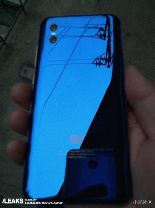 Xiaomi Mi 7 lộ diện với màn hình chiếm trọn mặt trước và mặt sau bằng kính bóng bẩy - Ảnh 2.