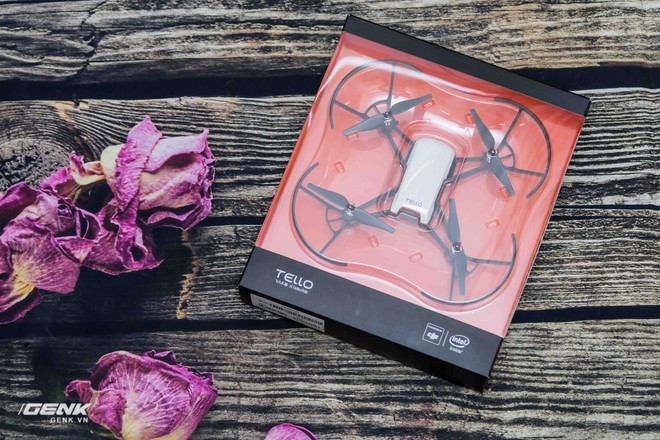 Mở hộp drone Ryze Tech Tello với công nghệ Intel và DJI: Nhỏ và rẻ như đồ chơi! - Ảnh 2.