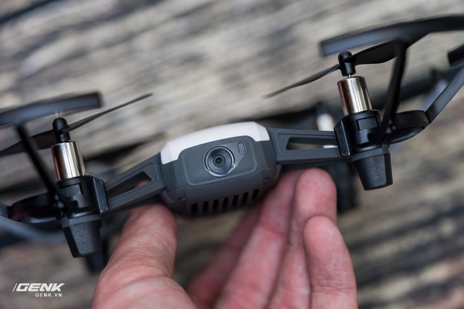Mở hộp drone Ryze Tech Tello với công nghệ Intel và DJI: Nhỏ và rẻ như đồ chơi! - Ảnh 10.