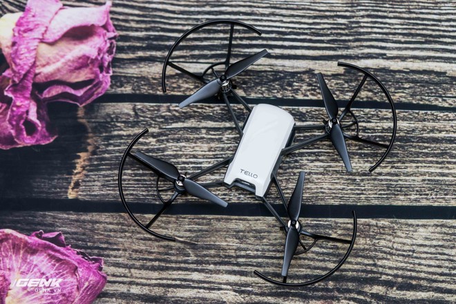 Mở hộp drone Ryze Tech Tello với công nghệ Intel và DJI: Nhỏ và rẻ như đồ chơi! - Ảnh 14.