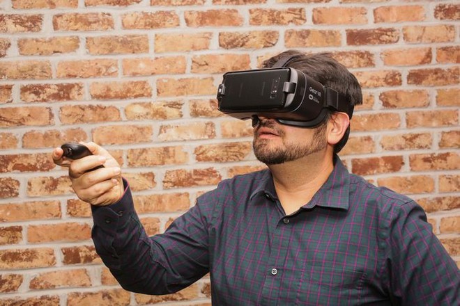 Tuy không công bố nhưng Samsung ngầm khẳng định, bạn có thể dùng Gear VR cũ với Galaxy S9/S9 - Ảnh 1.