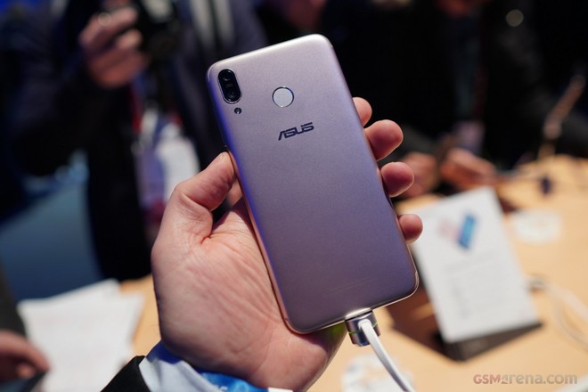 Asus Zenfone Max (M1) ra mắt, pin 4.000 mAh, màn hình 18:9, camera kép - Ảnh 2.