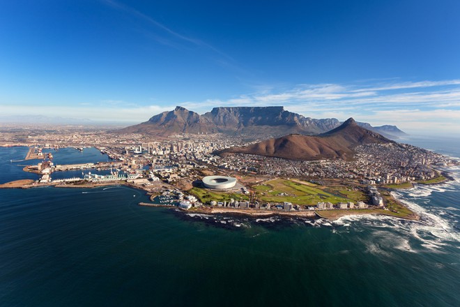 Cape Town, Nam Phi đang dần cạn kiện nước, doanh nhân bán hàng online chớp thời cơ để kiếm lời - Ảnh 1.
